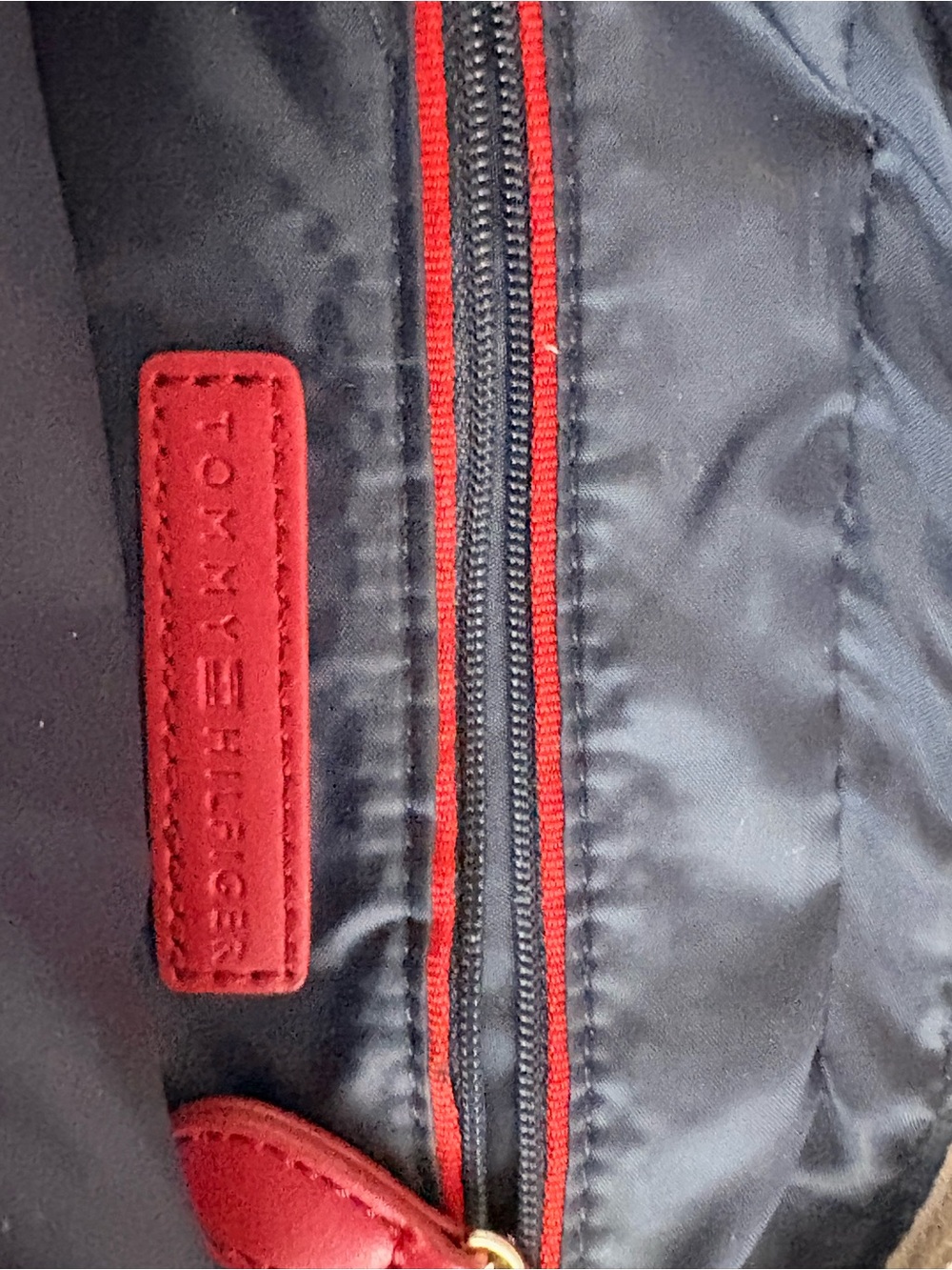 Tommy Hilfiger Cream Pebbled Leather Crossbody Camera Bag - Picture 2 of 2